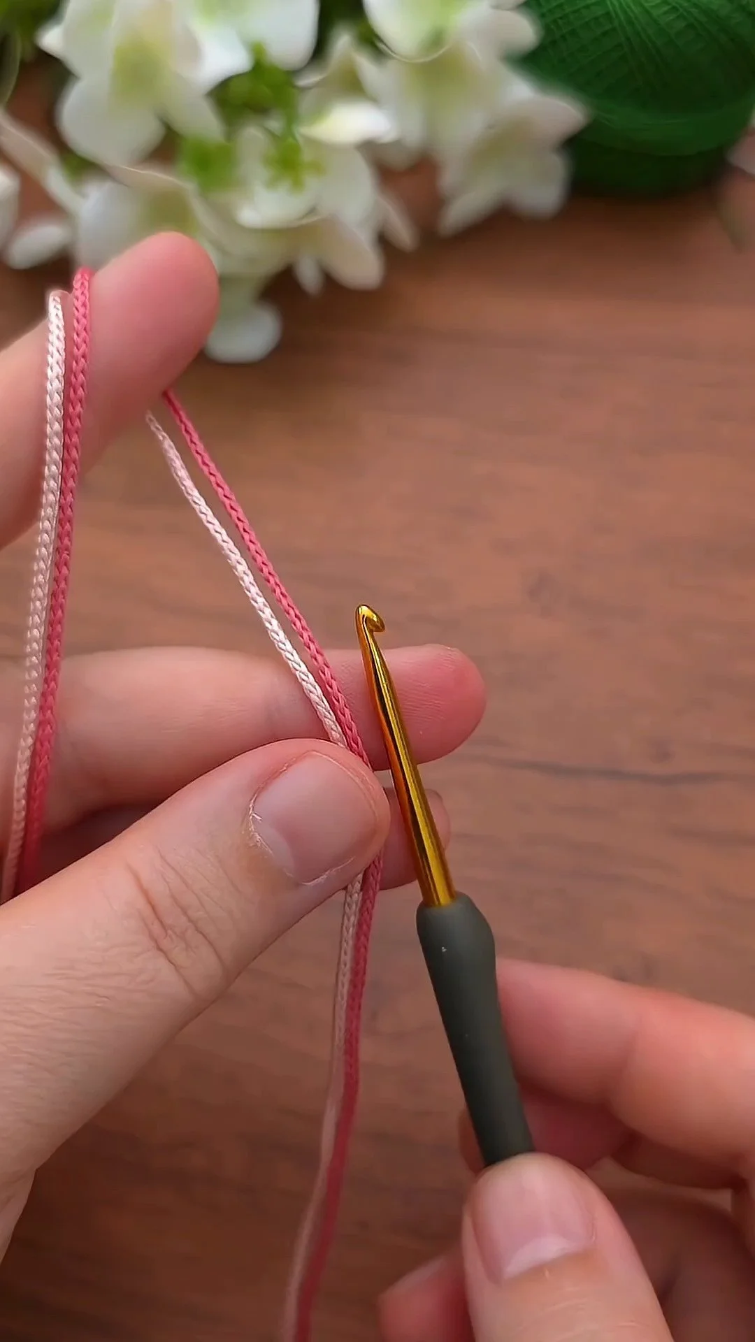 Auf der Suche nach einer robusten zweifarbigen Kordeltechnik? Probiere das! 🧵