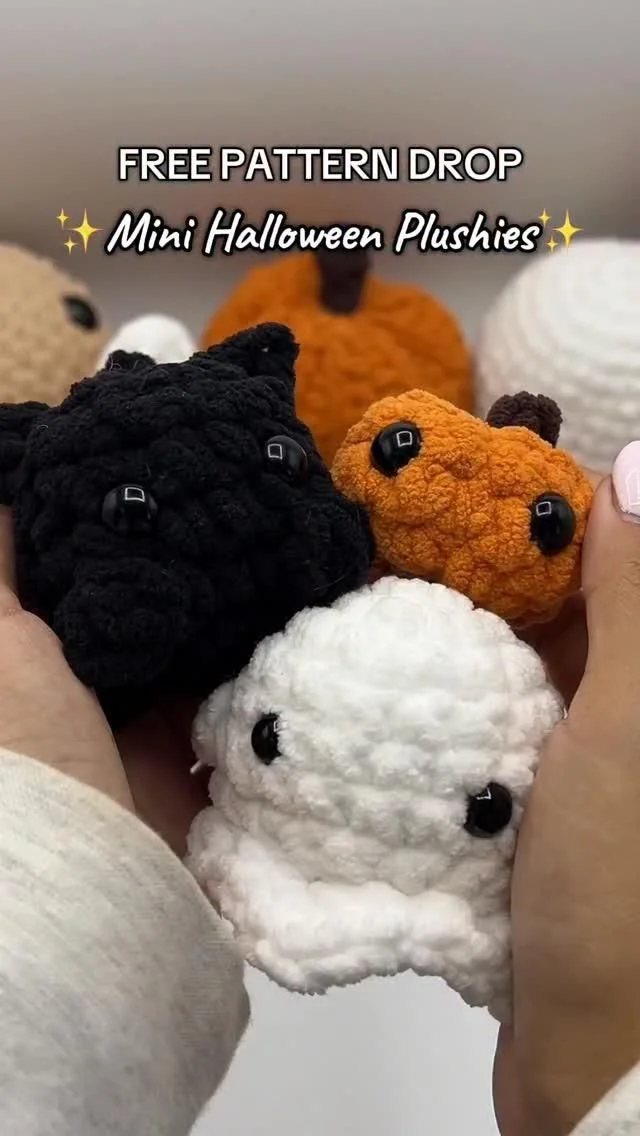 🎃 Kostenloses Muster-Freitag-Angebot! Mini-Halloween-Plüschies sind jetzt live 👻🧶 Link in Bio, um das Muster + Garn-Bundle zu sichern 🎯