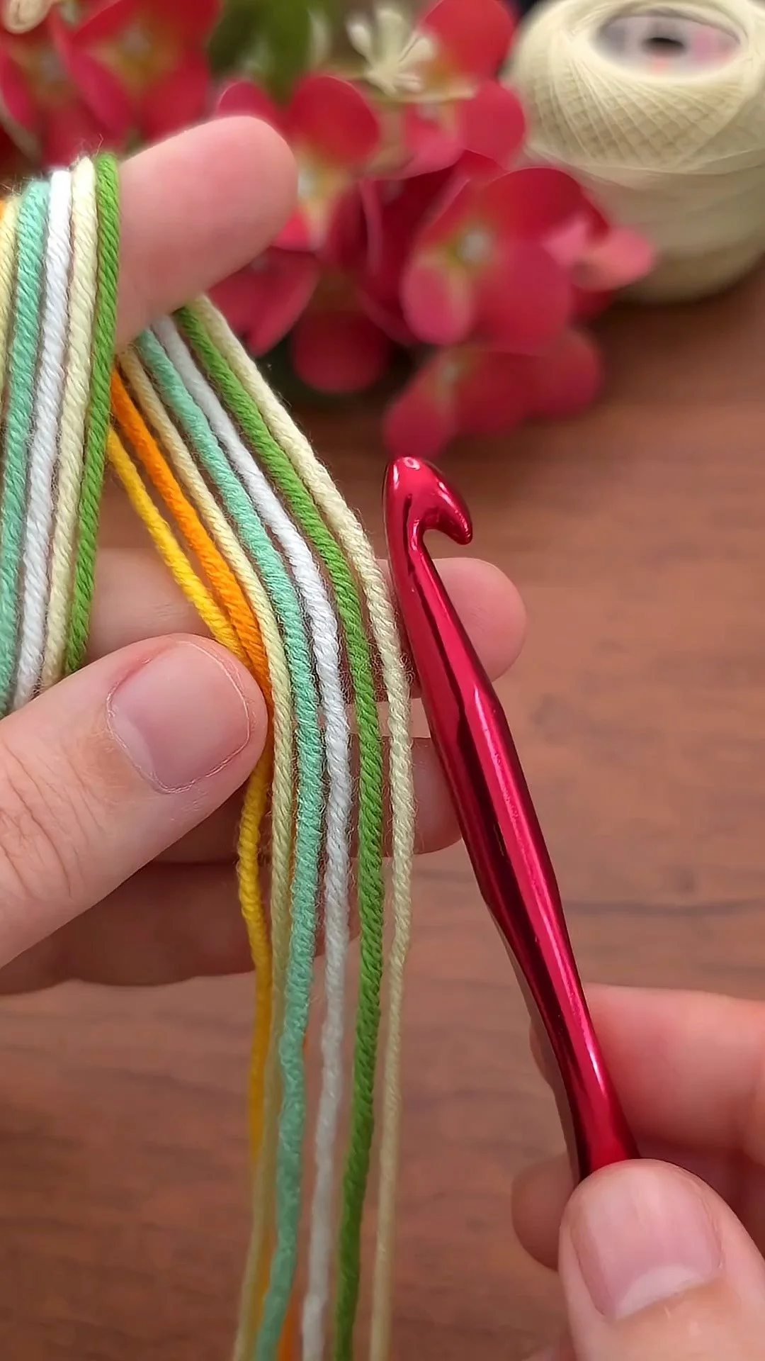 Warum hält sie gleichzeitig 4 Farben Garn? 🤯🧶